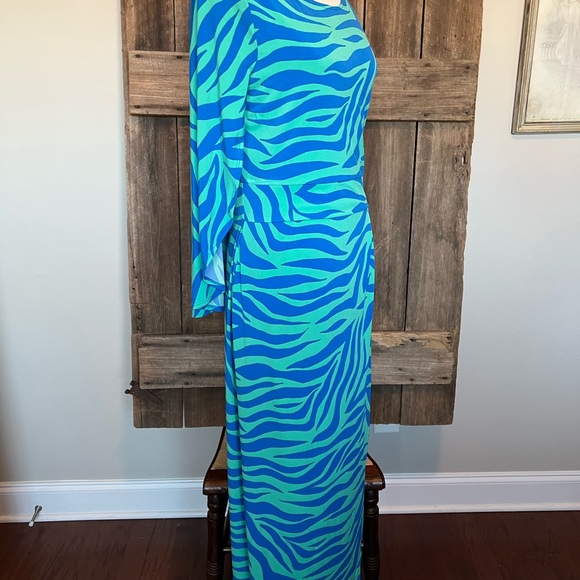 Inman NWT Size Medium Zebra print caped maxi dress - Picture 6 of 11